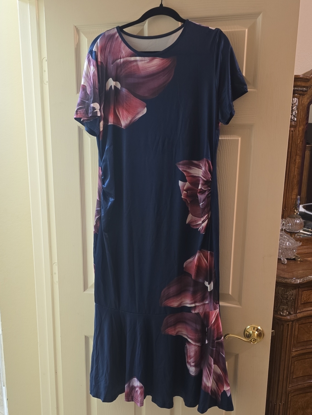 Navy Floral Short-Sleeve Midi Dress [1XL] - Pull On